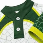 Custom two-button baseball jersey collar, buttons and sleeve stitching detail