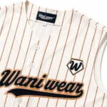 Breathable fabric, buttons and private label on custom pinstripe baseball jersey
